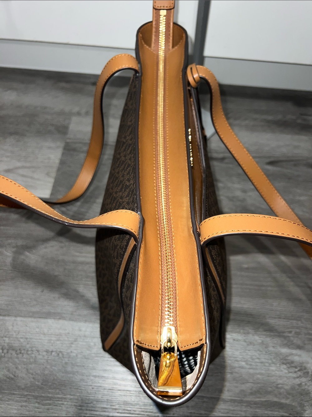 MICHAEL KORS Whitney Medium Leather Brown Signature Logo Handbag Tote - Picture 8 of 13